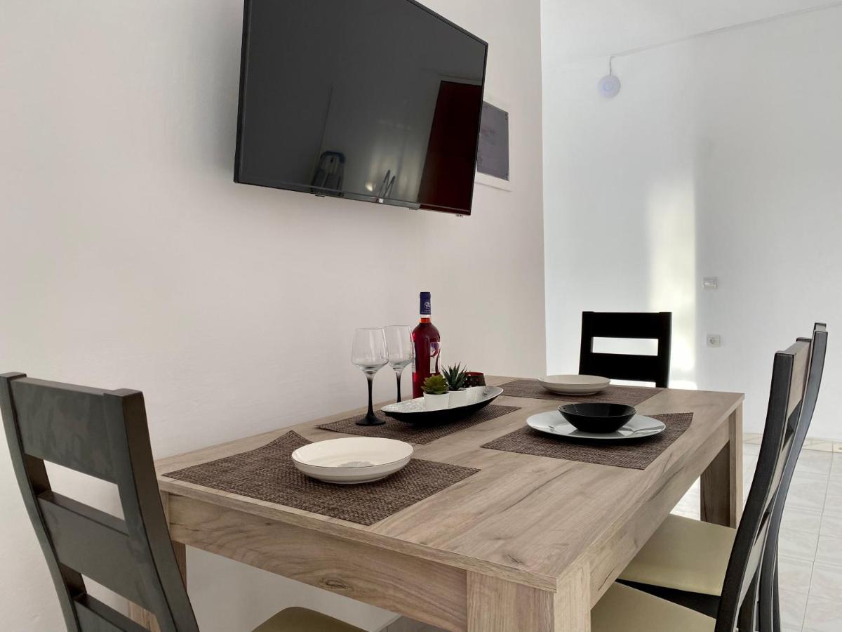 Central, Sunny & Spacious Apartment, In Kos, "1" Exterior foto
